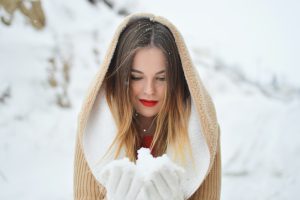 jak modnie wyglądać zimą
